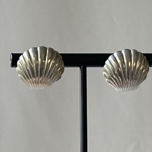 Vintage Sterling Silver Sea Shell Clam Shell Post Earrings Coastal Boho READ DES